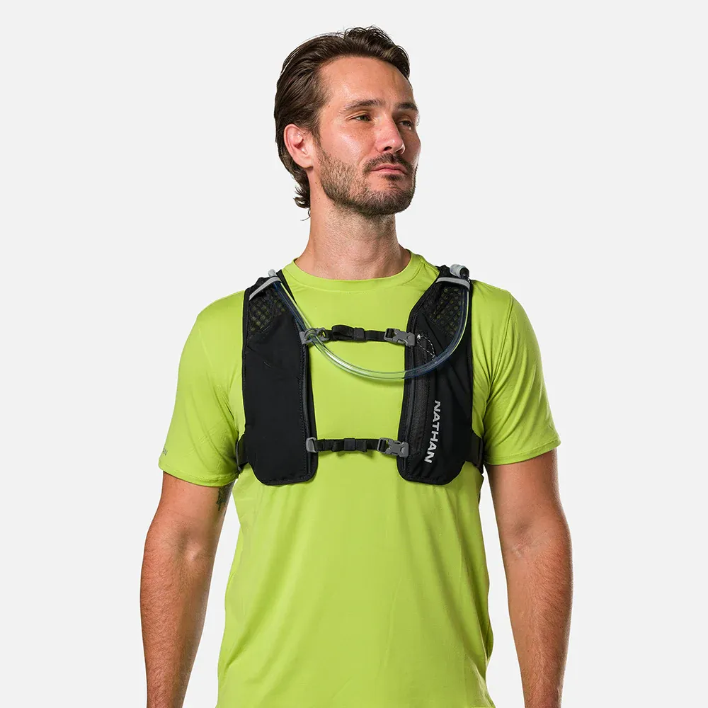 Nathan QuickStart 3.0 4 Liter Hydration Pack Black/Reflective Silver